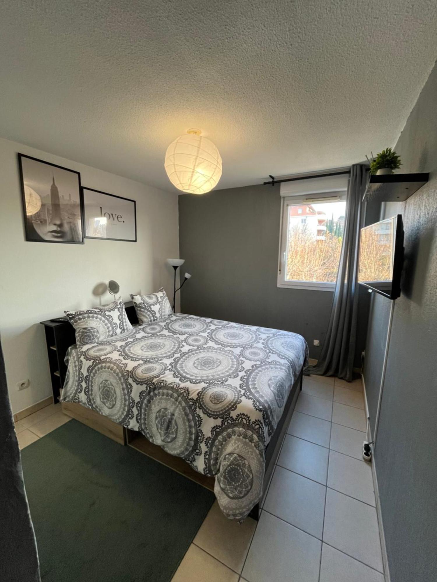Appartement Spacieux Avec Piscine Marselha Exterior foto
